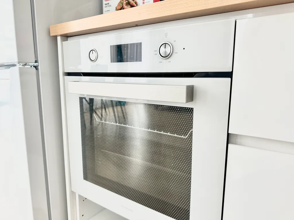 3-комнатный апартамент, бассейн + парковка, жк white sails