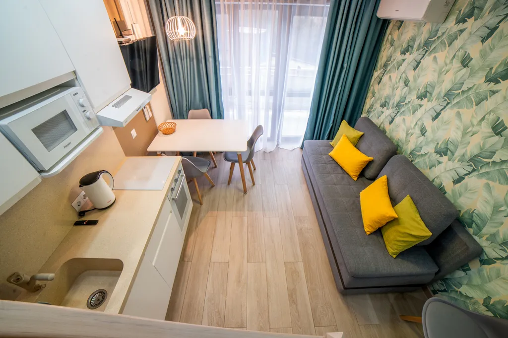 Двухуровневый апартамент около моря с бассейном в ЖК Морской квартал