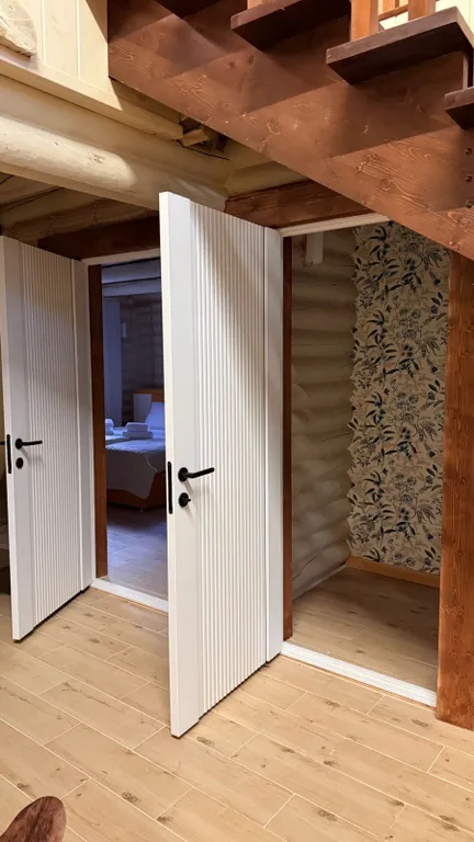 Vip дом с четырьмя спальнями и кухней