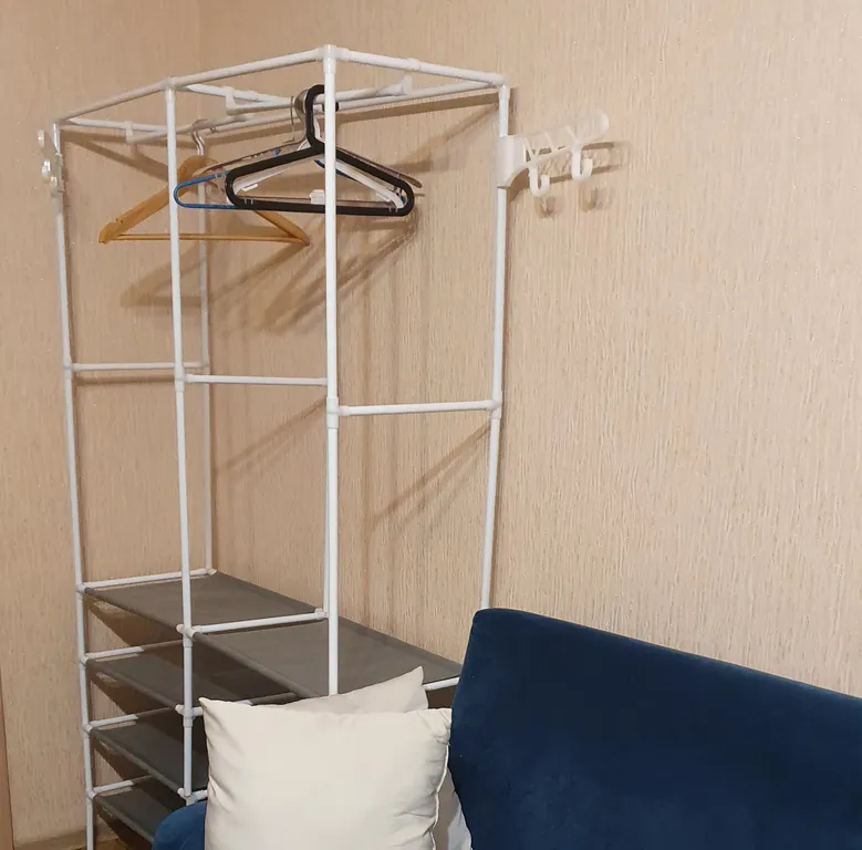 Комната в 3х комнатной квартире для девушки