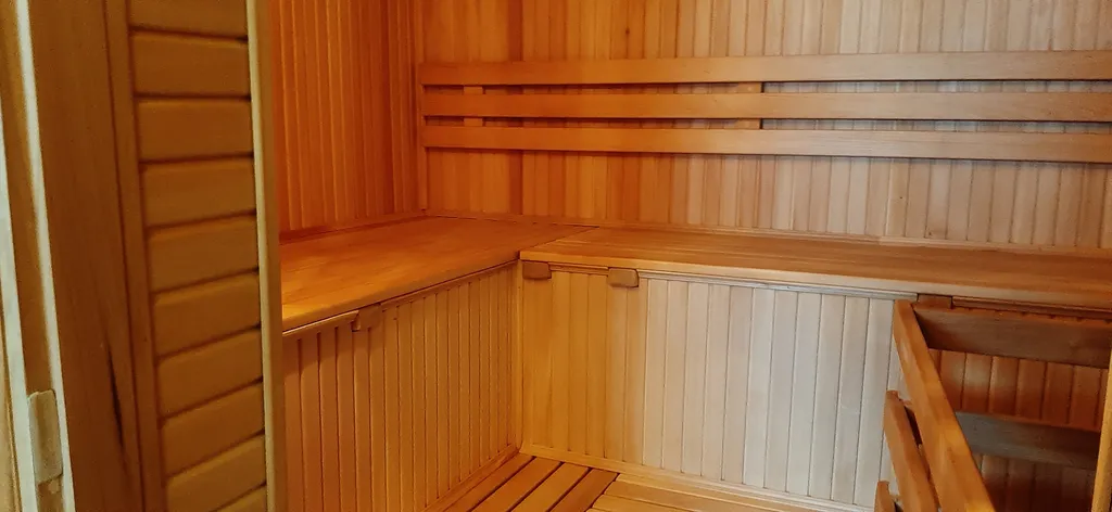 Уютный дом с баней и бассейном