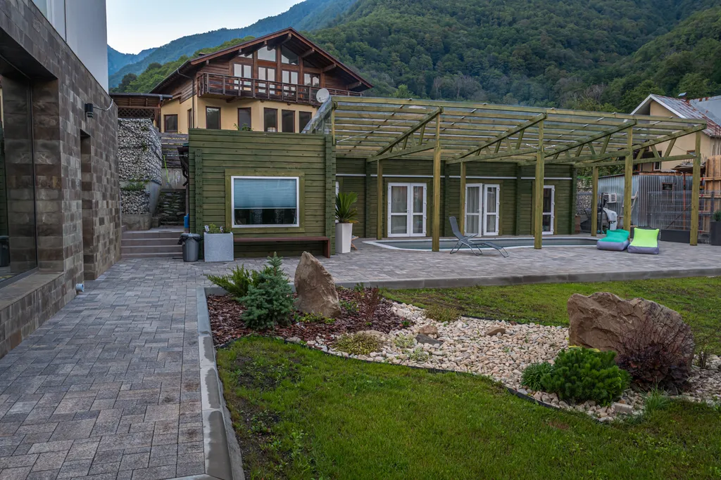 Светелка в доме Куб в кубе с видом на горы