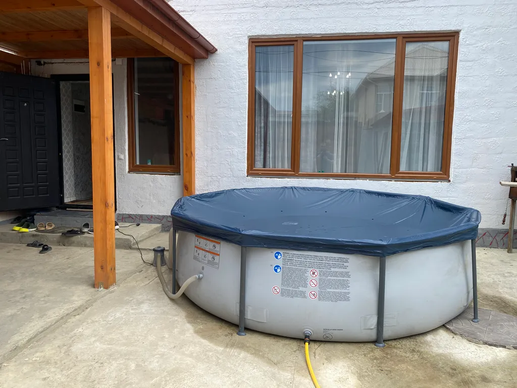 Коттедж 2х этажный с бассейном на 14 человек