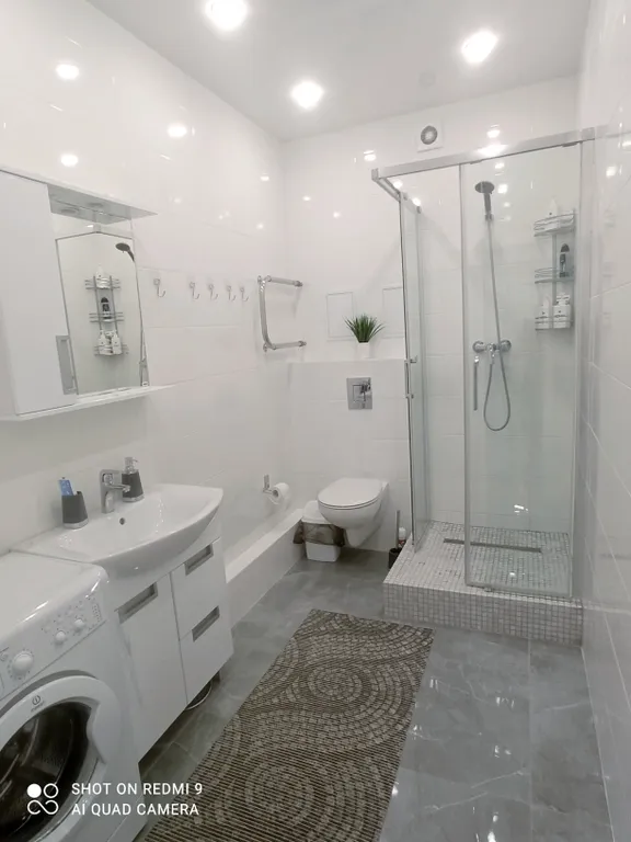 Комфортная и современная квартира в 3 минутах от набережной