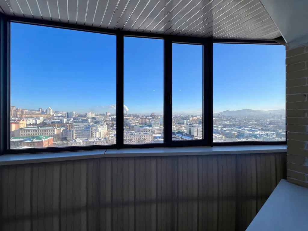 Студия в центре с видом на город, не берем оплату за финальную уборку