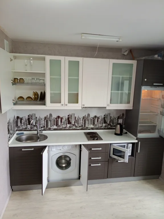 Студия у ледовой арены Трактор