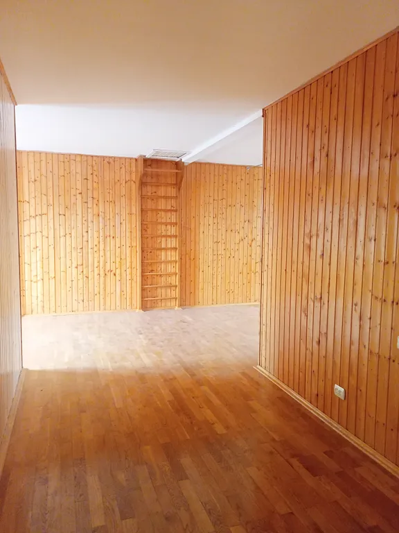 7-комнатный Дом