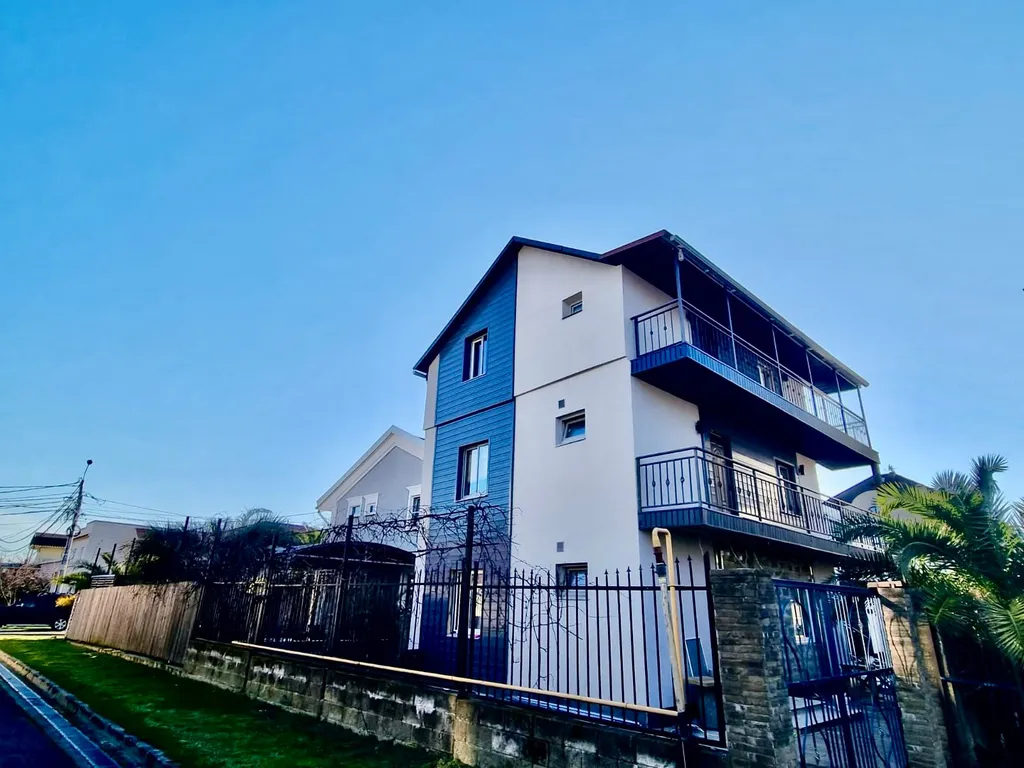 Коттедж Коттедж Аппартаменты с бассейном — Сириус