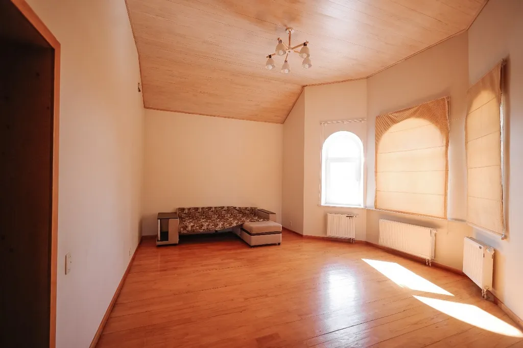 Коттедж возле леса