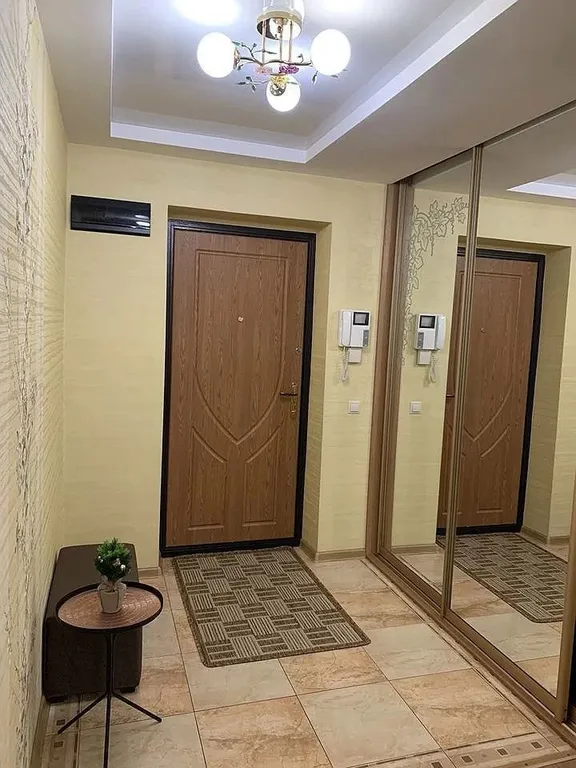 Просторная (98 м) 3-х комнатная квартира с видом на Успенский собор!