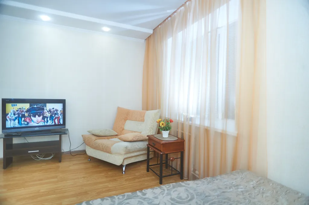 Двухкомнатная с изолированными комнатами в центре рядом с зоопарком