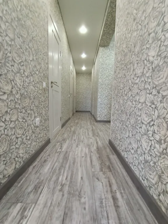 Центр, в новом доме у Чаши Казан Одна станция метро до Кремля