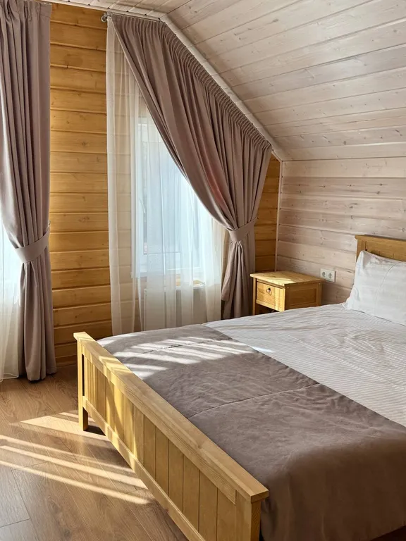 Дом в лесу с баней и видом на Волгу