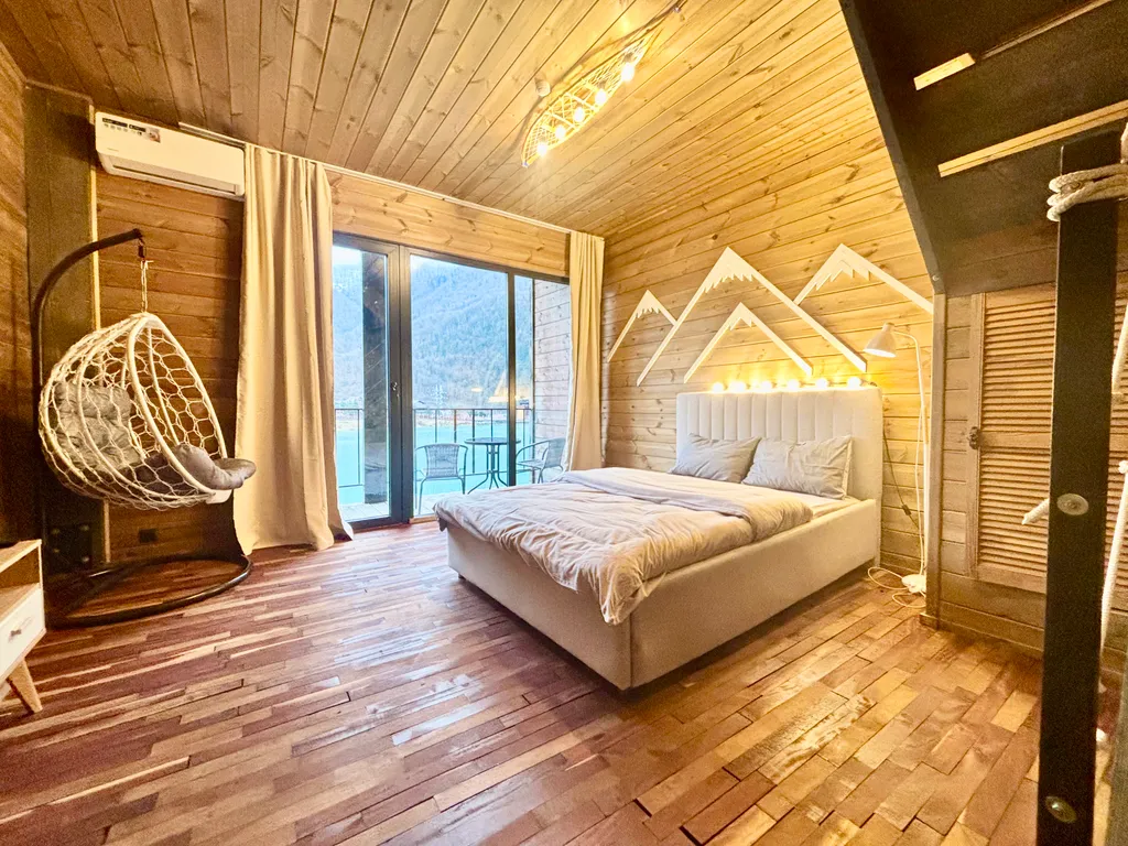 Квартира Квартира Кругозор*2-эт кв. 110м² с видом на озеро — Сочи