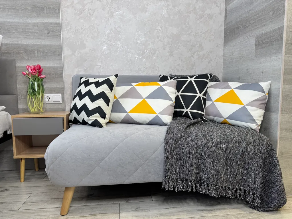 Студия с парящей кроватью