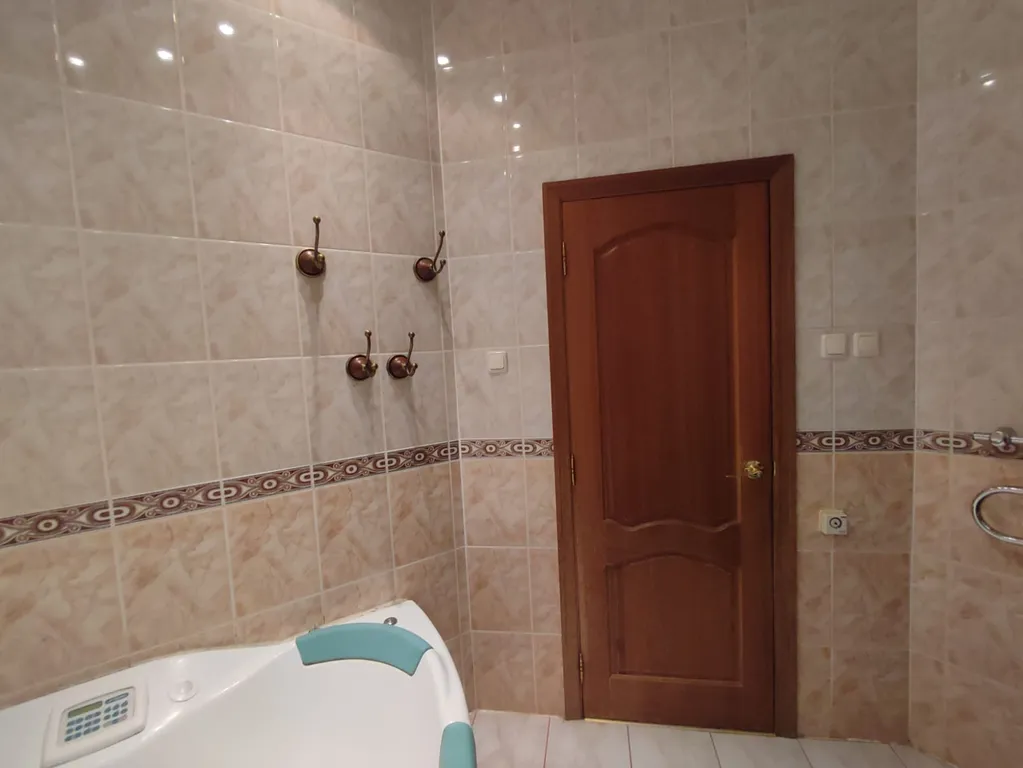 Квартира Шикарная меблированная комната в готическом замке в центре Москвы — Москва