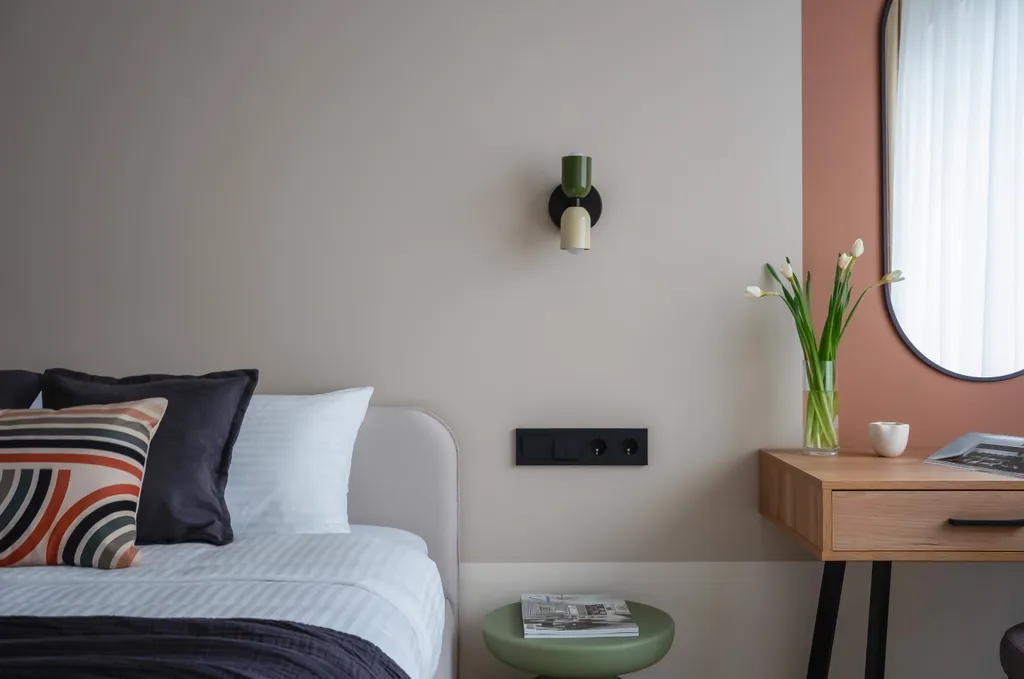 Комфортабельная евродвушка Меркурий с балконом у озера