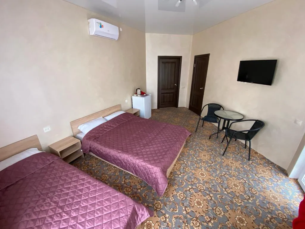 Трёхместный Де Люкс с балконом