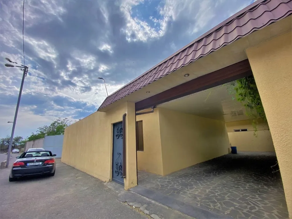 Large 5 bedroom luxury villa