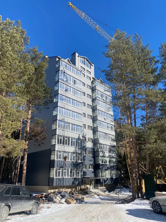 Уютный апартамент на берегу реки с видом на горы