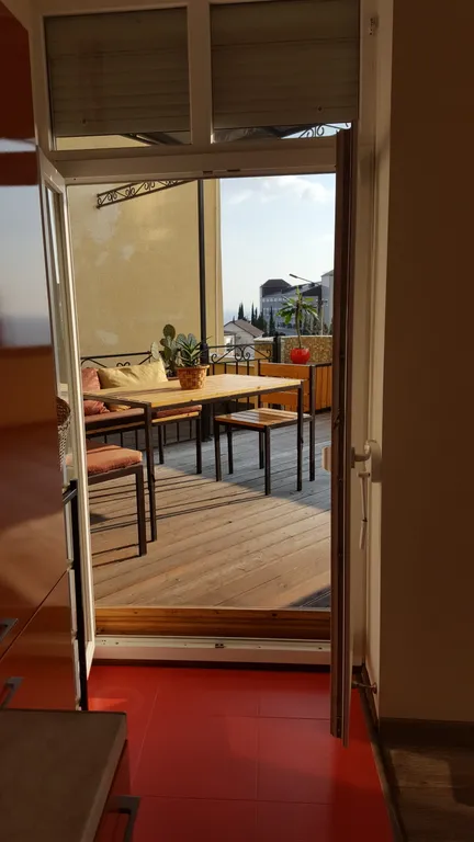 Студия с потрясающим видом на море