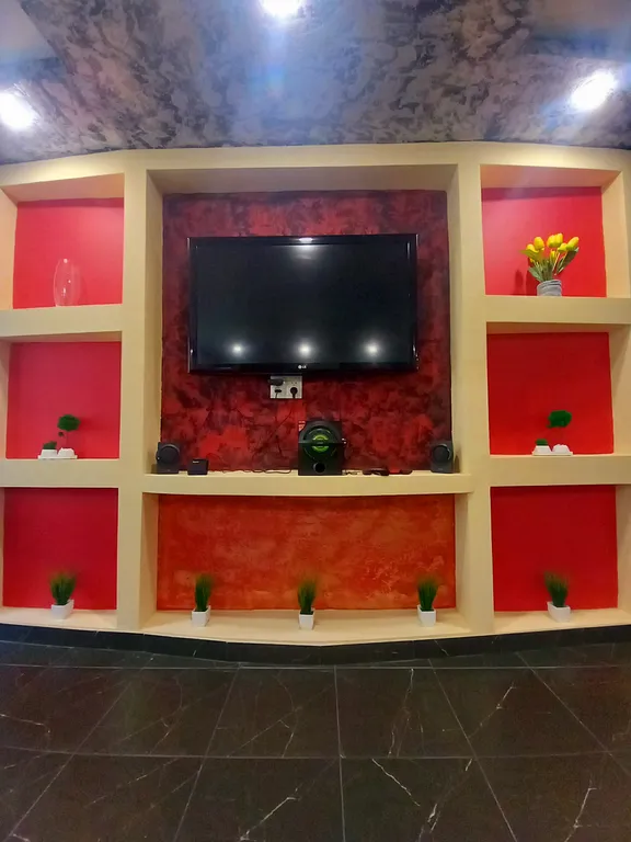 Бесконтактное заселение. Часть дома с отдельным входом и двором.