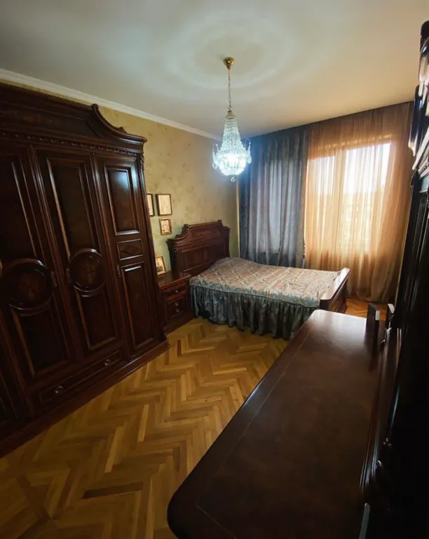 Четырехкомнатная квартира в центре г Сухум в 3х минутах от моря