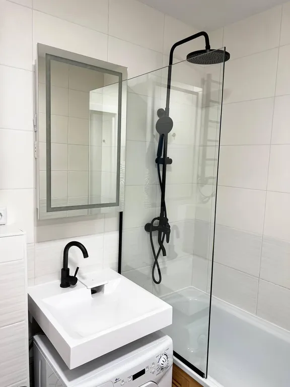 Современные апартаменты с живописным видом на канал и парк