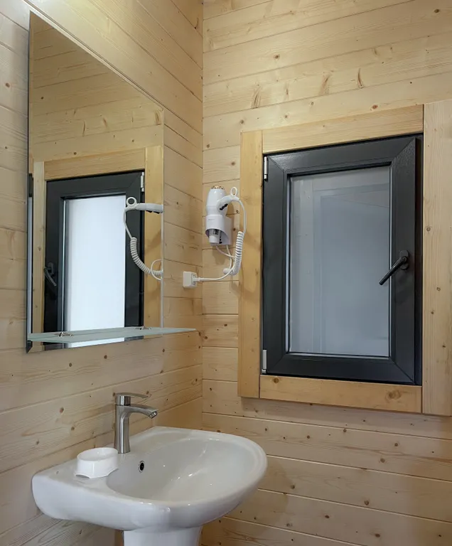 Уютный коттедж с бассейном