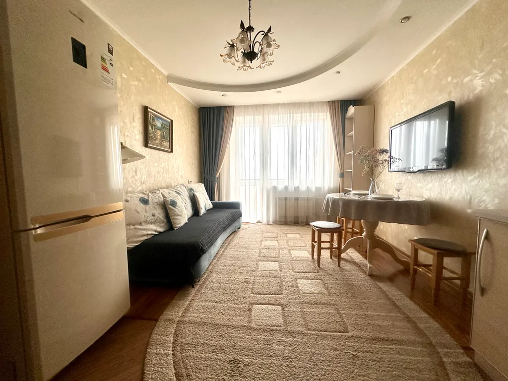 Светлая, уютная 2-комнатная квартира с отдельной детской комнатой