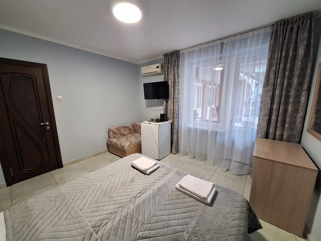 Квартира Квартира Небо трёхместный комфортный номер с кроватями twin/dbl — Геленджик