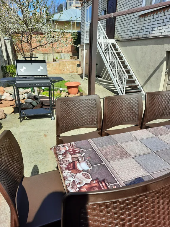 2х этажная часть дома с садом