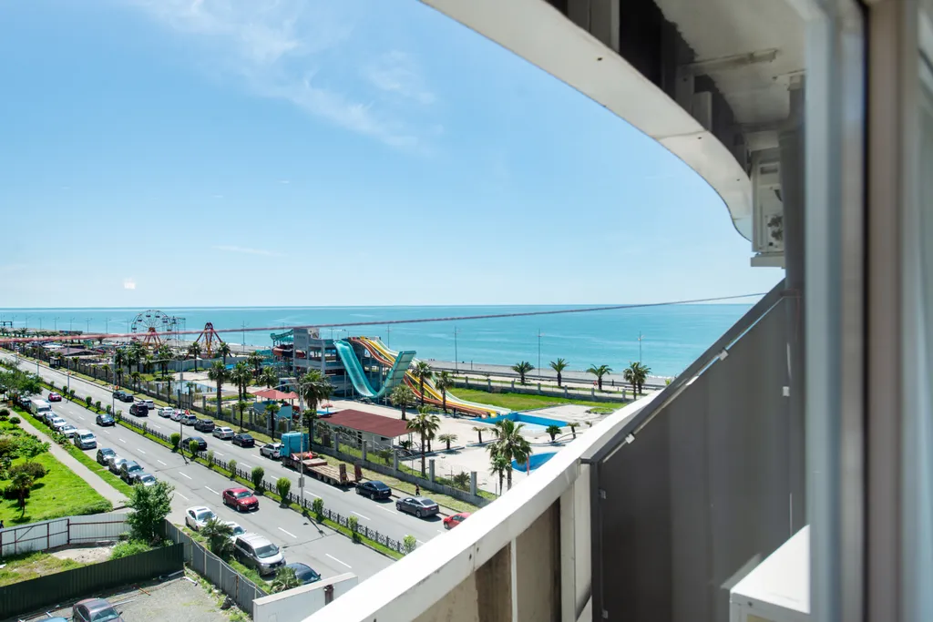 Уютная и светлая квартира с видом на море Volna