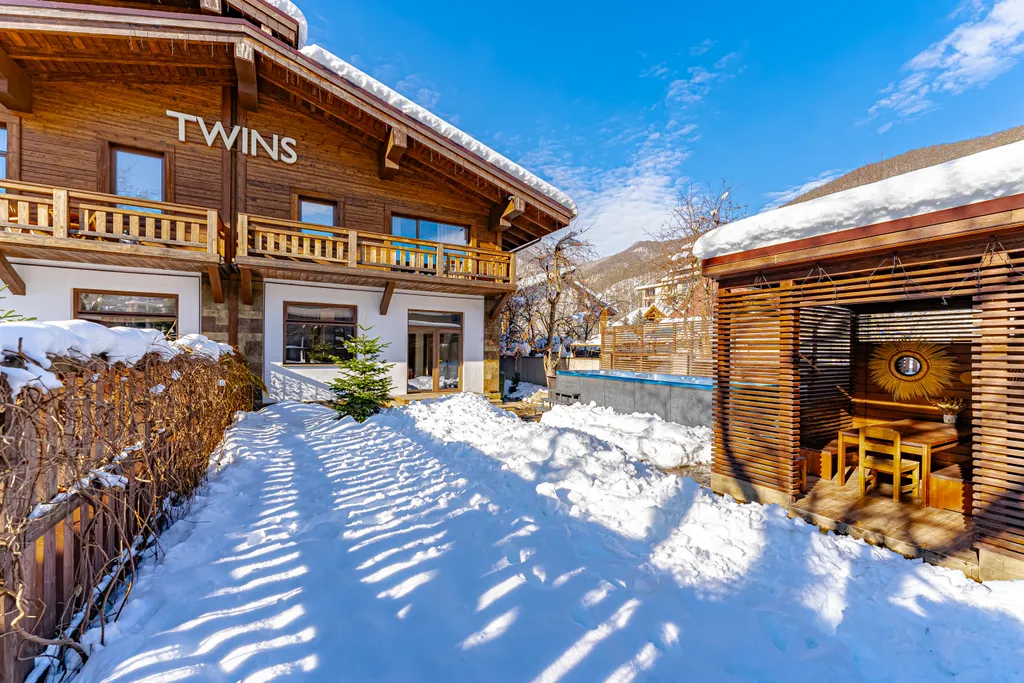 Элитное шале для 12 гостей с джакузи и сауной