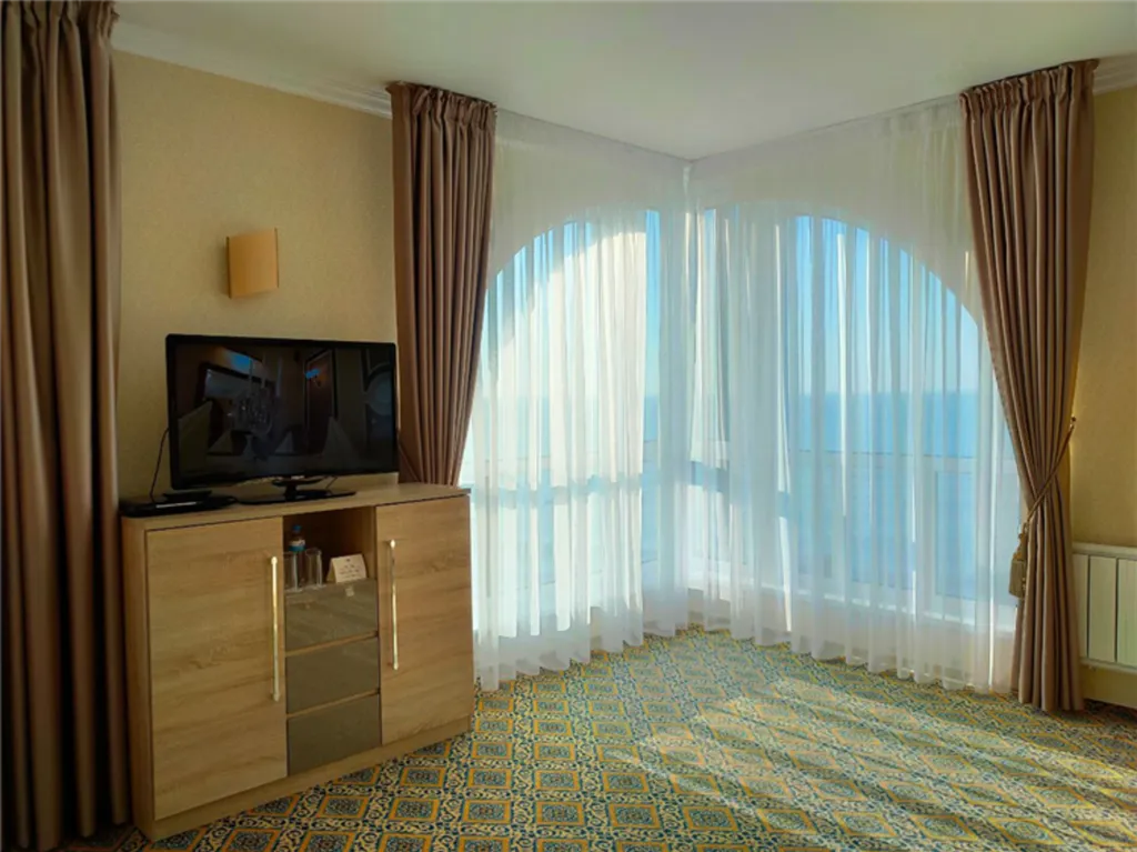 Джуниор сюит с панорамным видом на море (корп.С)