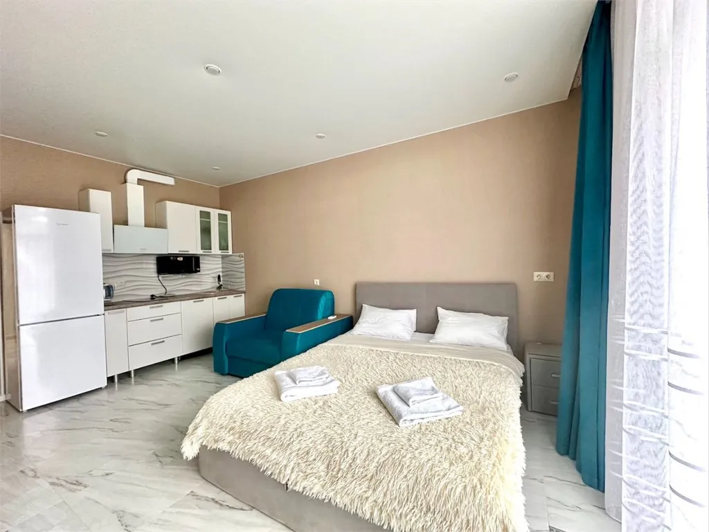 Дизайнерская студия Ls-family comfort вид на горы и город с 4 этажа