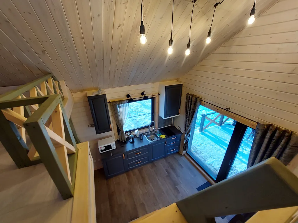 Уютный дом с прекрасным видом на лес и озеро