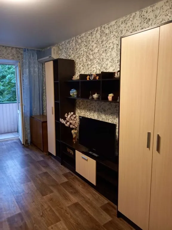 Благоустроенная двухкомнатная квартира