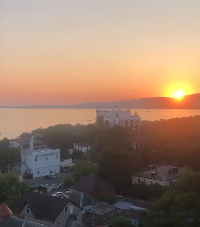 2-этажная квартира на первой береговой линии с видом на море и горы