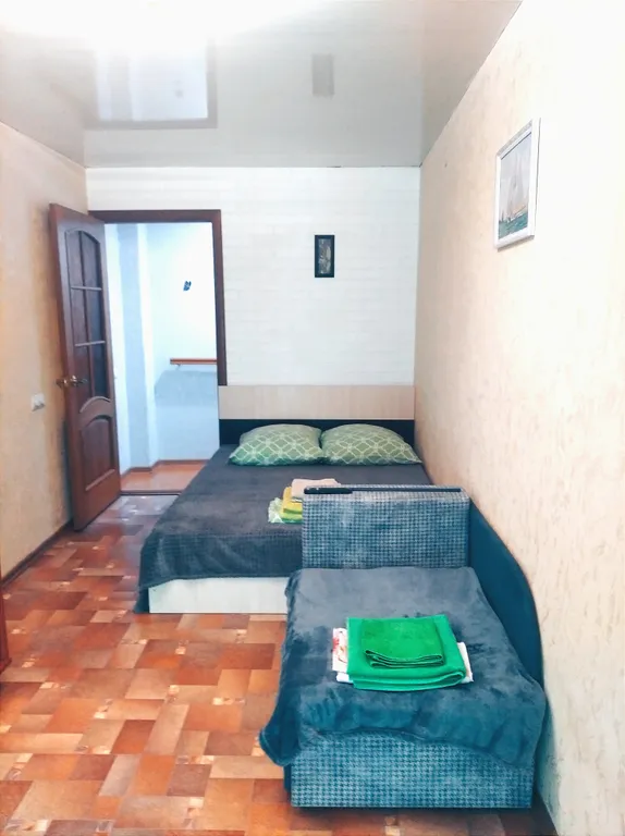 Коттедж Двухэтажный домик с парковкой — Евпатория