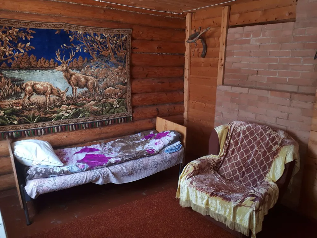 Дом на берегу заводи