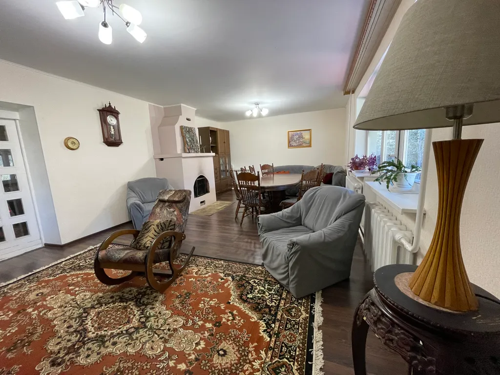 Дом в уникальном месте на берегу озера