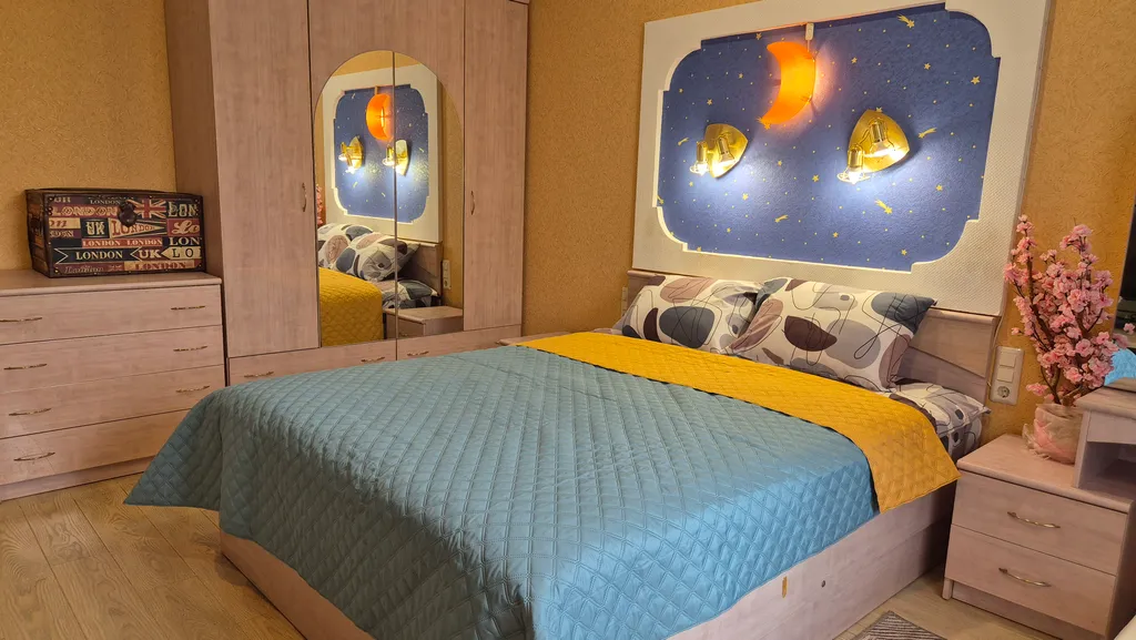 Уютная двухкомнатная квартира с камином на Завелечье