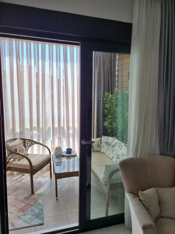 Стильные апартаменты в центре у пляжа Клеопатра