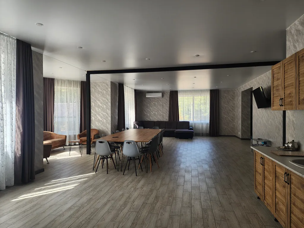 Уютный дом для большой компании