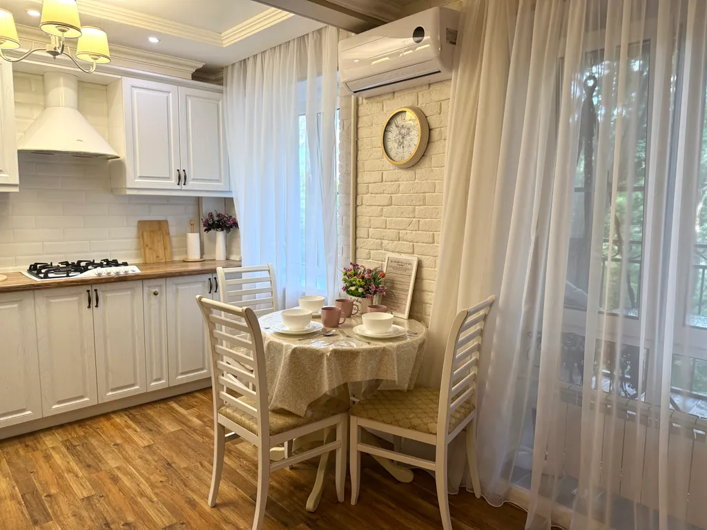 Квартира с балконом в лес