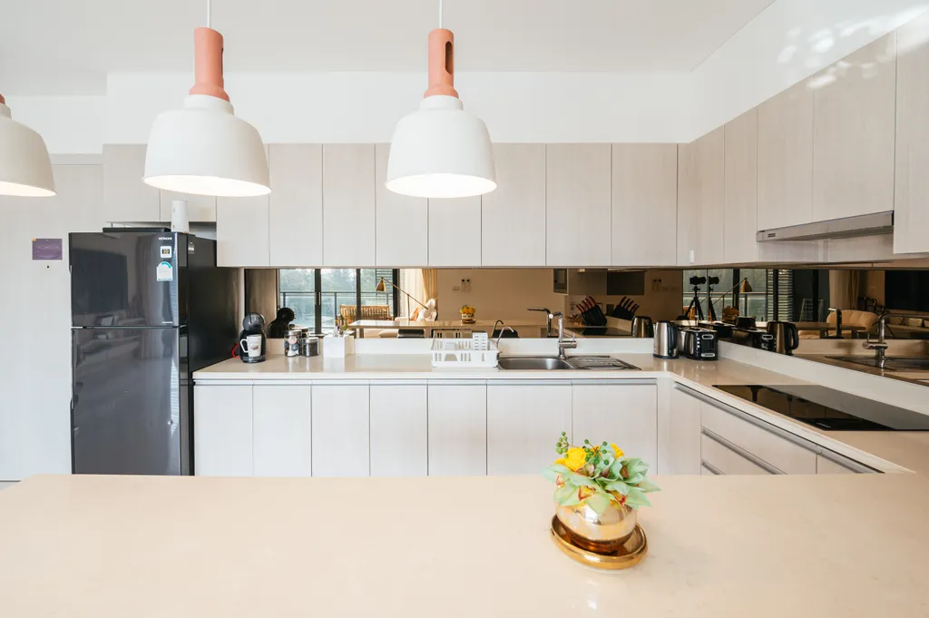 Просторные апартаменты в лагуне на Бангтао с видом на озеро и море