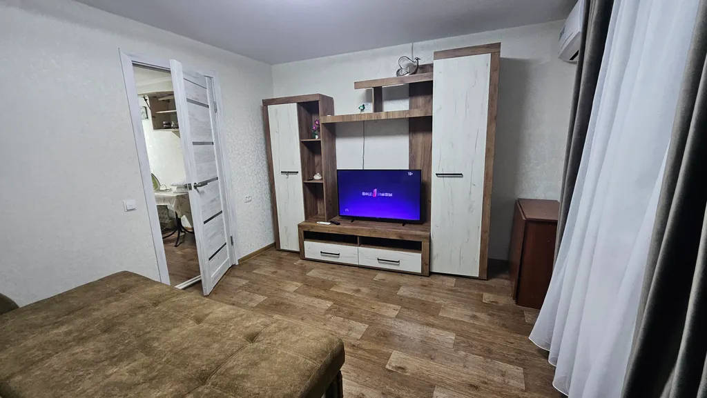 Часть дома со своей кухней