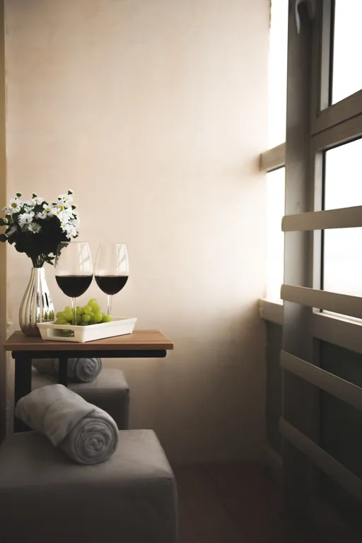 Желтая студия с панорамным видом на город и Двину