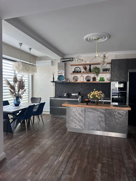 Вилла с бассейном среди виноградников Балаклавы